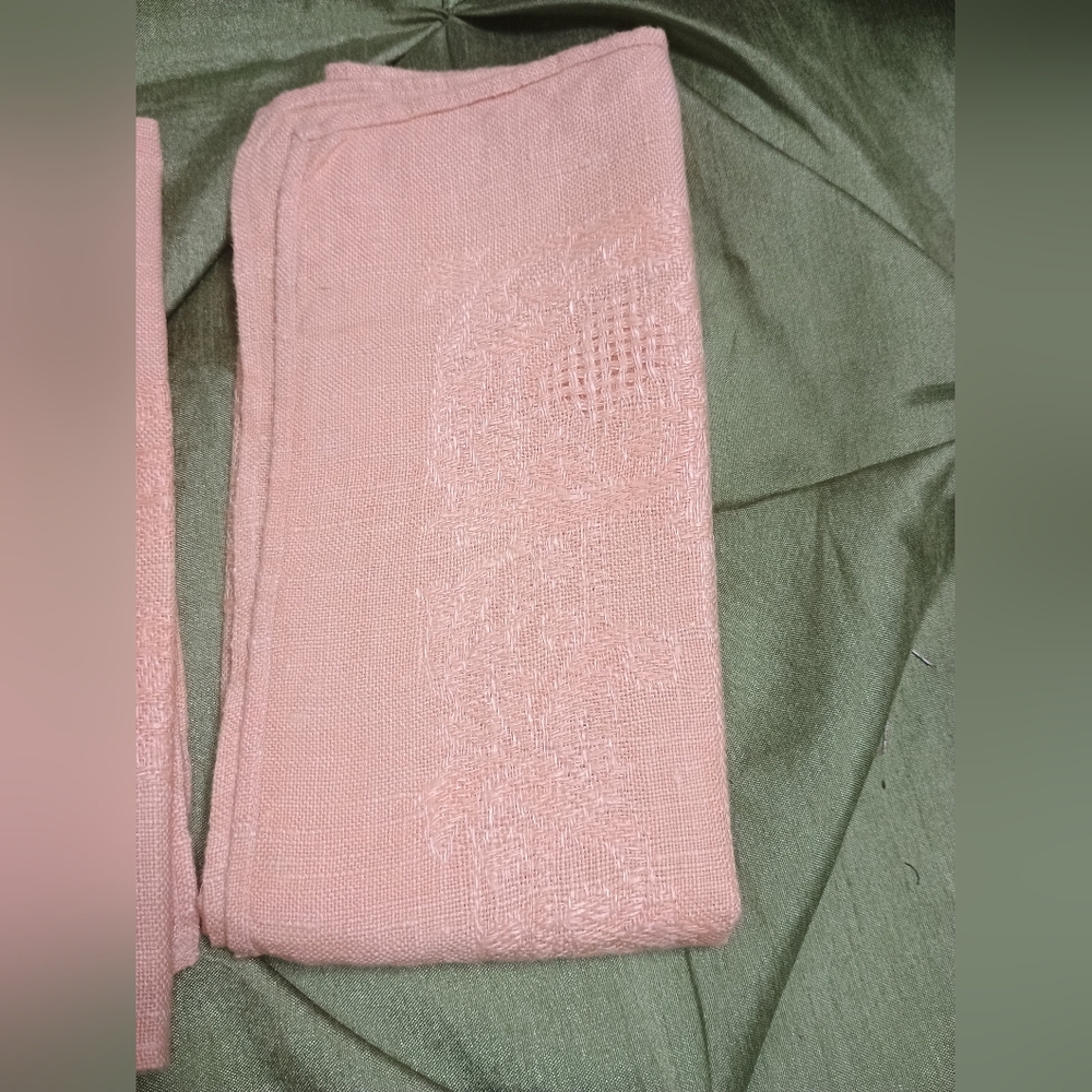 Set of 4 Peach Linen Textured Cloth Napkins 15 X 15 Inches - Picture 3 of 9